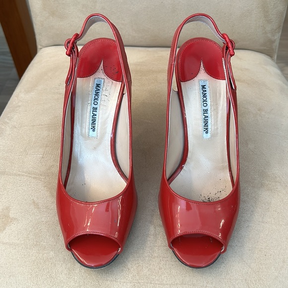 Manolo Blahnik red parent leather peep toe sling backs. Great party shoes!! - Picture 2 of 3